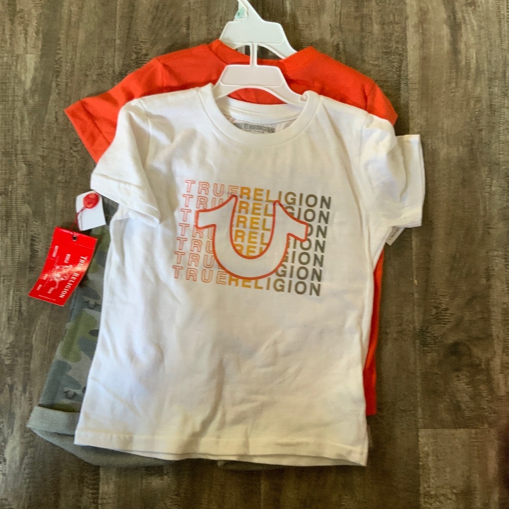 True Religion 3 piece short set size 5